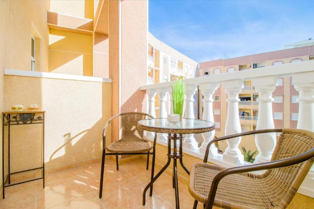 Angelina Apartamento Torrevieja Exterior foto