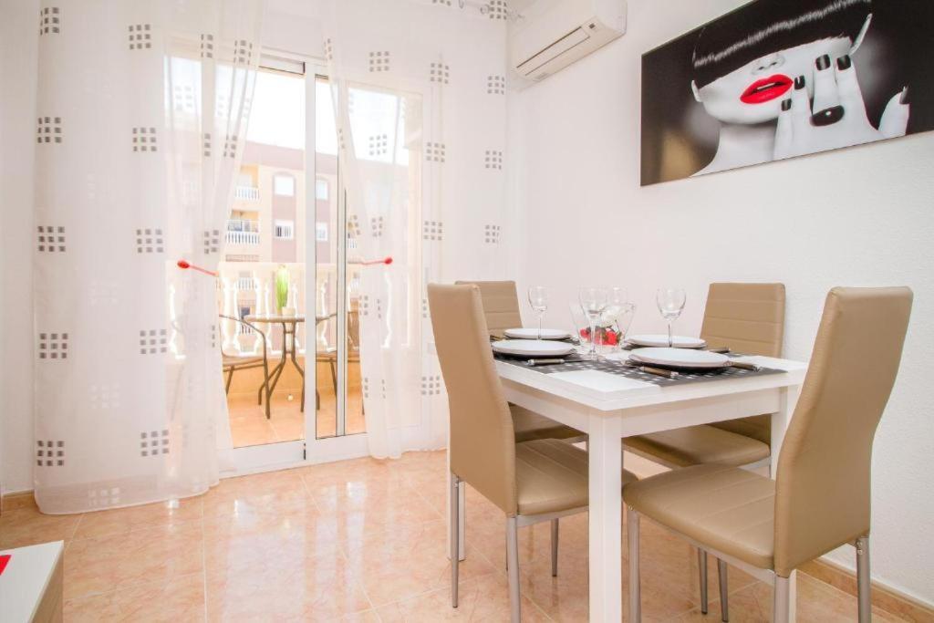 Angelina Apartamento Torrevieja Exterior foto